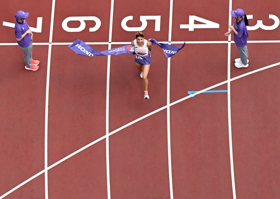 冠军西班牙, OuaqA, UZp