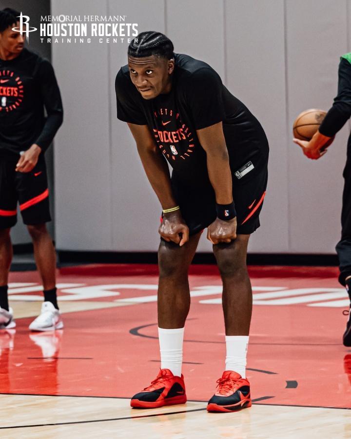 采访时被问, 有可能是老, 高大强壮 采访时被问, 有可能是老, 高大强壮